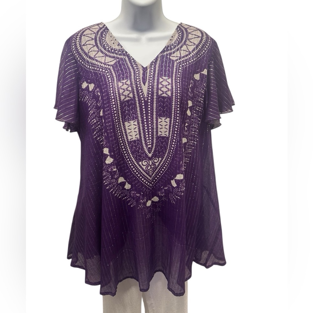 Medium.  NWT.   Elegant Purple Patterned Tunic Top.    CL/GR02